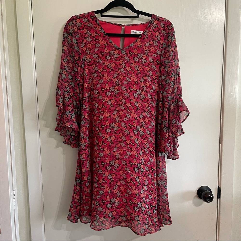 Calvin Klein Floral V-Neck Dress - Red Size 4